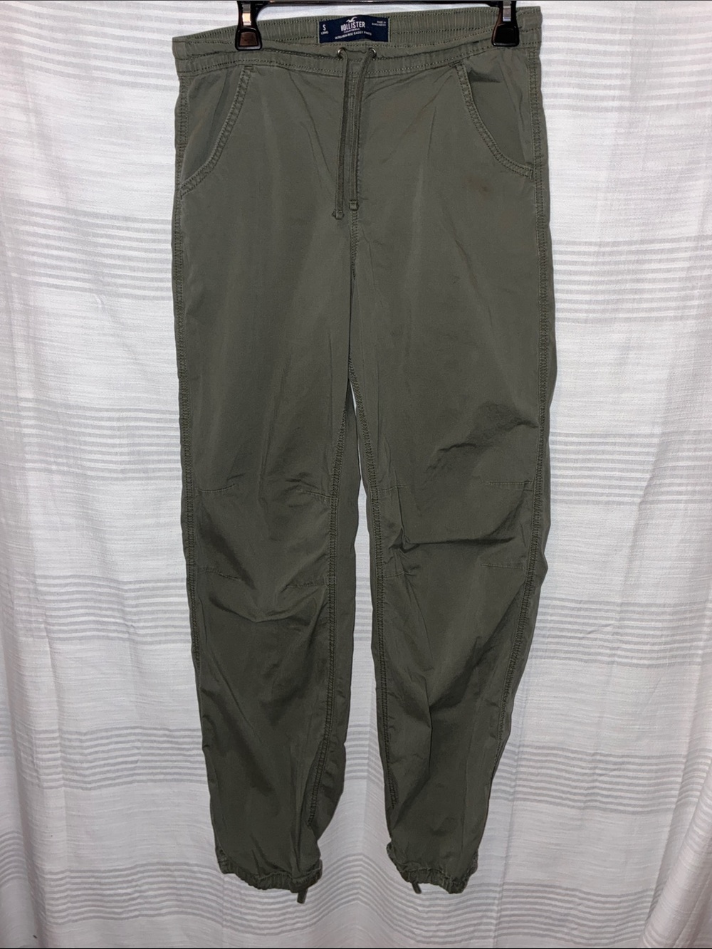Hollister, Women’s S - Long, Ultra High Rise Baggy Pants, Khaki Green.